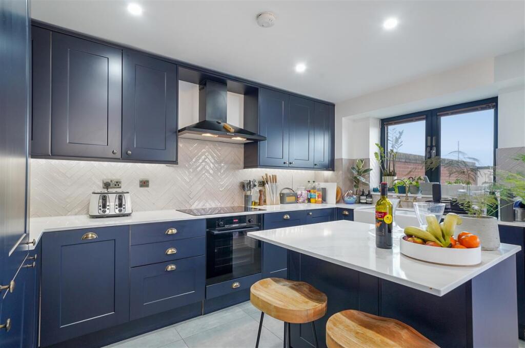 Main image of property: Streatham High Road, SW16