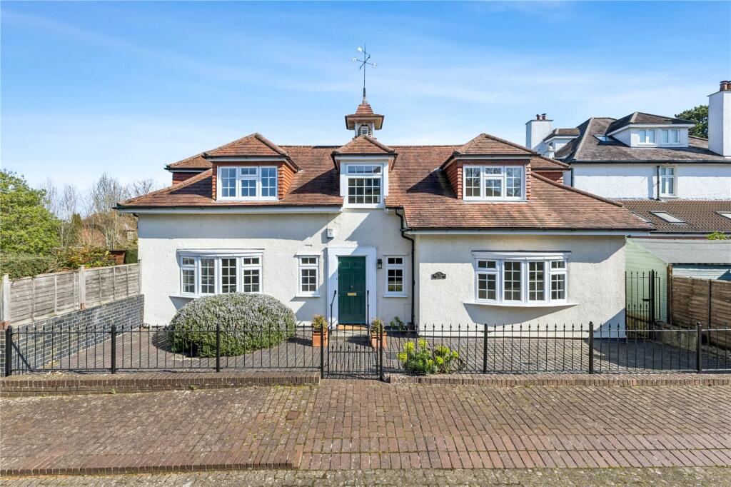 Main image of property: Druid Stoke Avenue, Stoke Bishop, Bristol, BS9