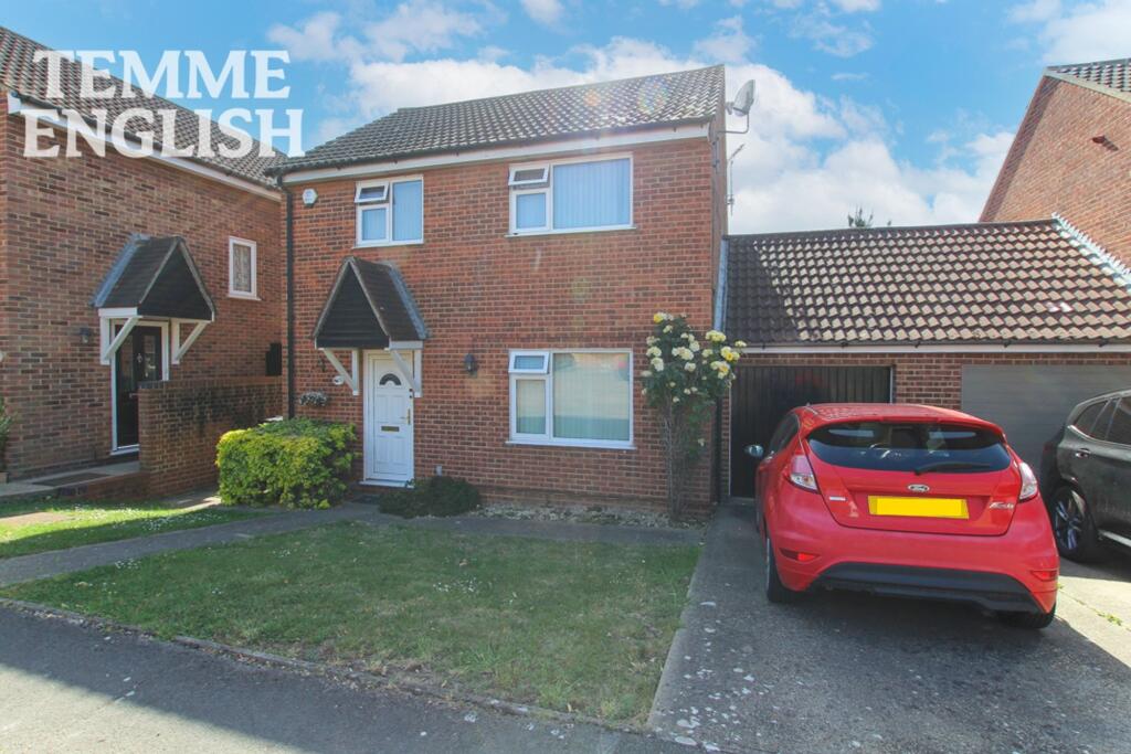 Main image of property: Tiptree Grove, Wickford, SS12