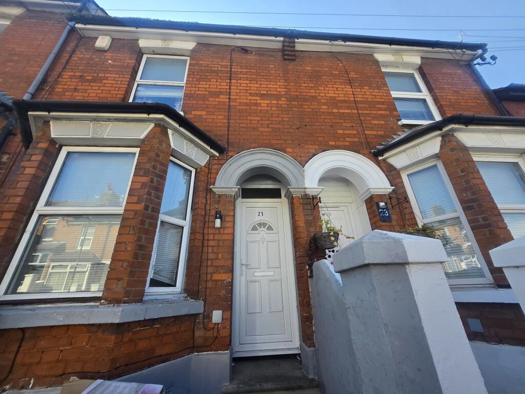 Main image of property: Curzon Road, Chatham, Medway