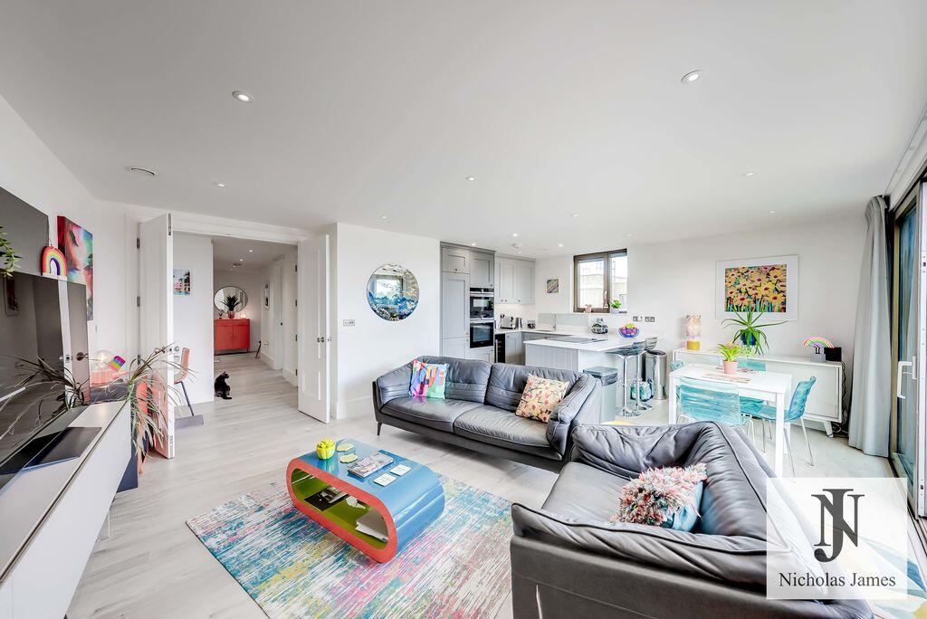Main image of property: Penthouse, Bruton House, Daffodil Crescent, EN4
