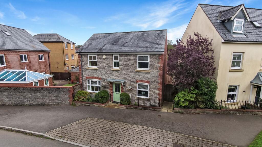 Main image of property: Dragon Way, Penallta, CF82