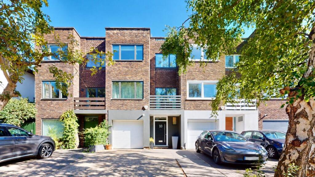 Main image of property: North Grove, Highgate, N6