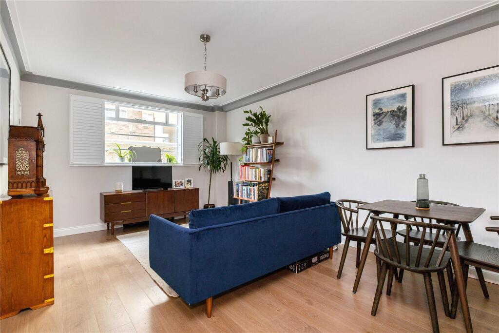 Main image of property: Sheen Road, Richmond, TW9