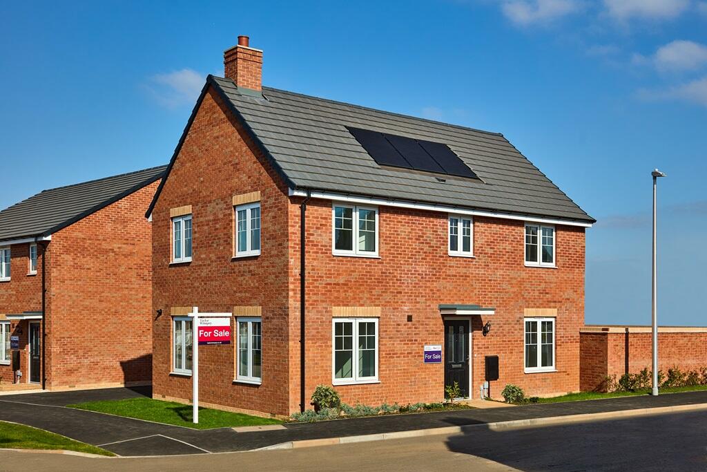Main image of property: Bramcote Grange, Wentworth Drive, Nuneaton, Warwickshire, CV11 6NX