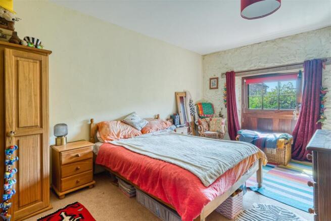 Cottage 2 Bedroom 1.jpg