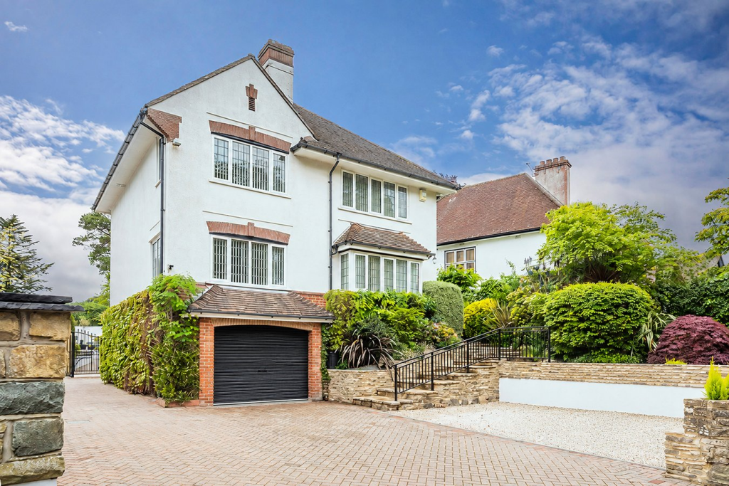 Main image of property: Links Road, Lower Parkstone, BH14