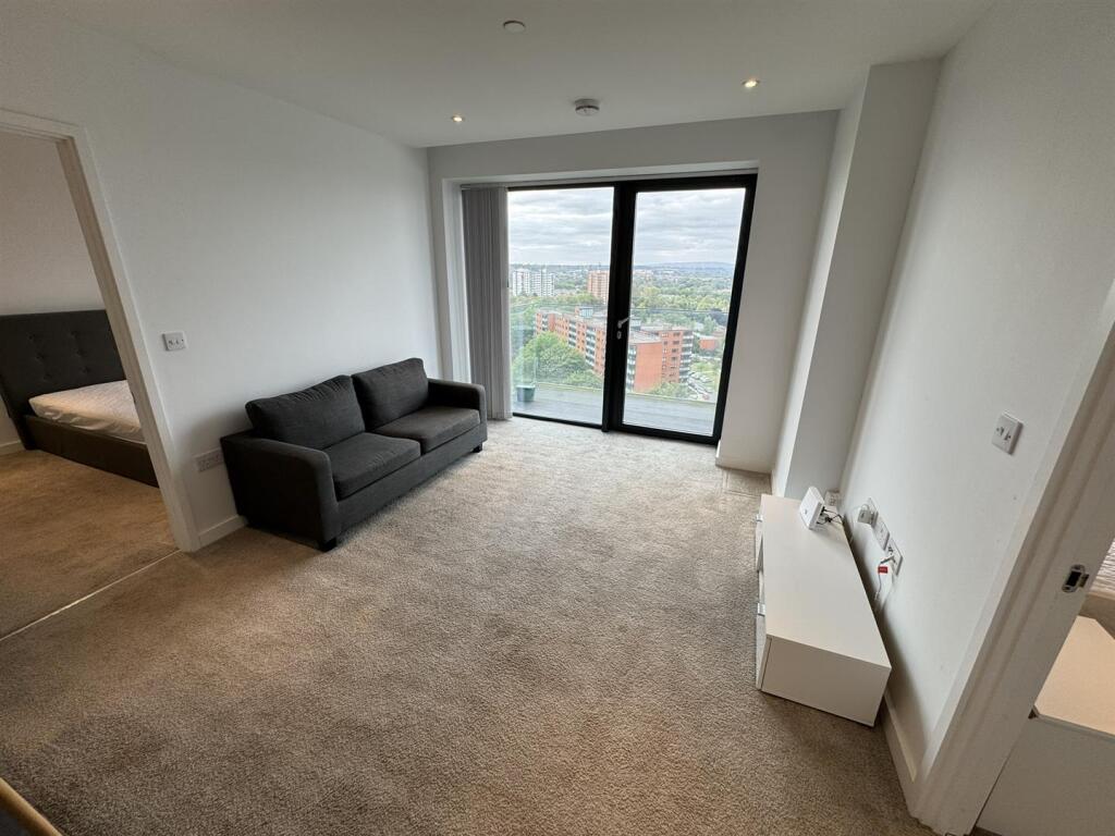 Main image of property: LOCAL Blackflairs , Salford