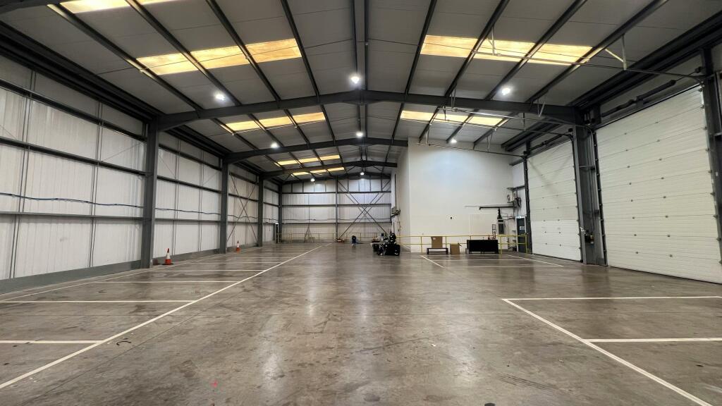27-28 Stansted Distribution Centre - Warehouse Photo.jpeg