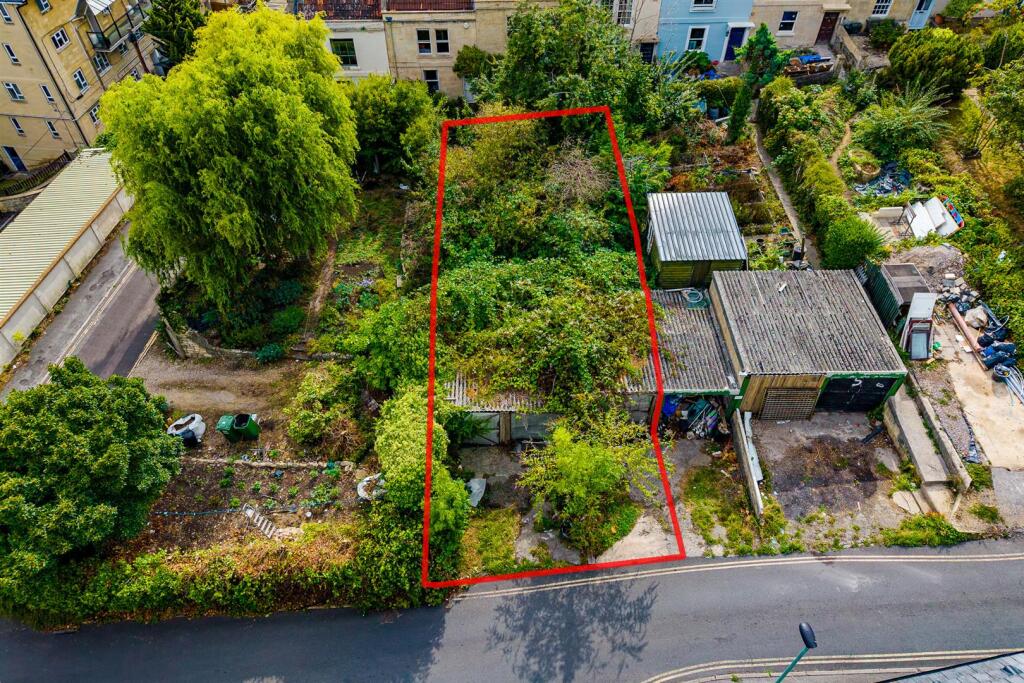 Main image of property: 3 GARAGES | 3 PARKING + GARDENS | BA1