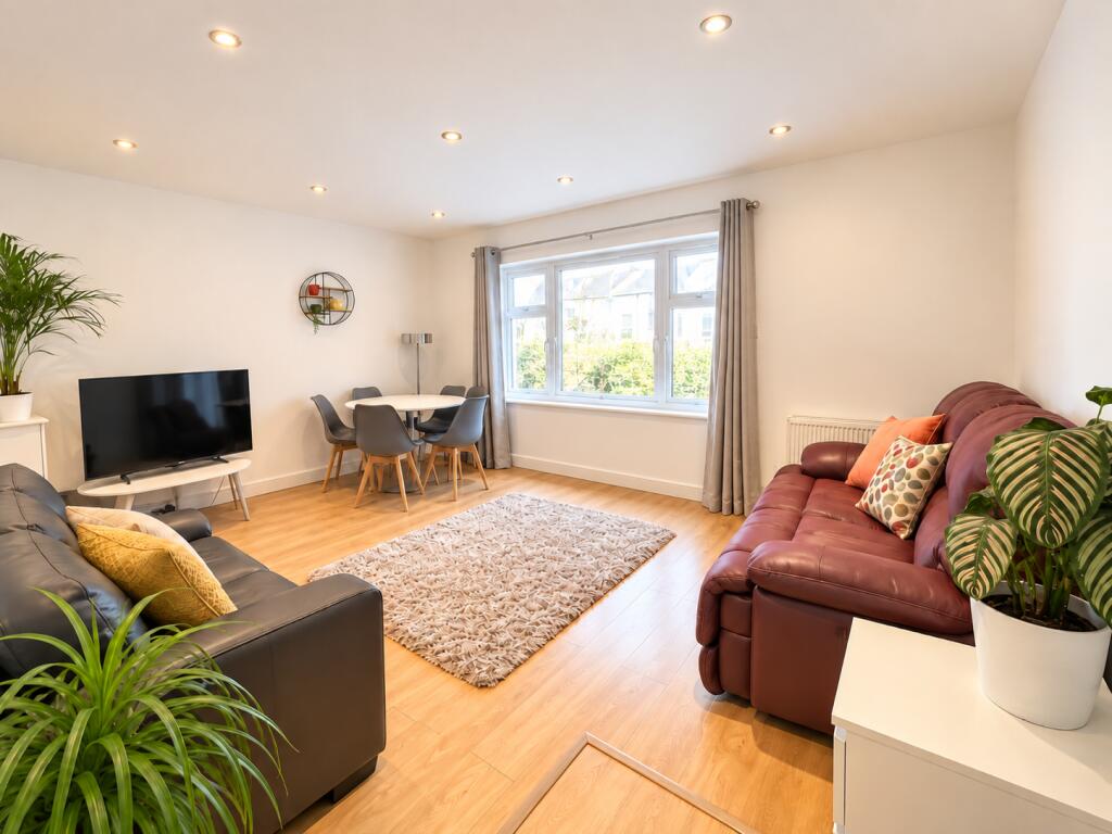 Main image of property: Bell Street, Edgware Road NW1 5BY