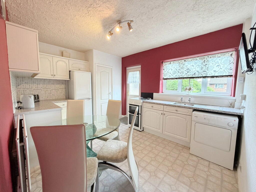Main image of property: Lanegate, Hyde, SK14 5BZ