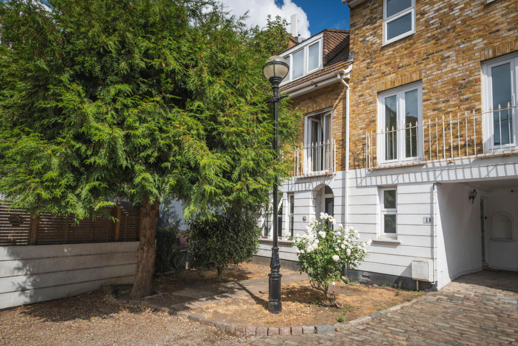 Main image of property: Robinscroft Mews, London, SE10