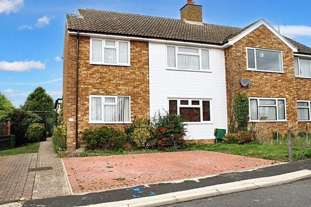 Main image of property: Giffard Way, Long Crendon, HP18