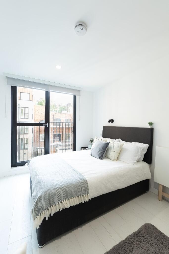 Main image of property: Commercial Road, London, E14