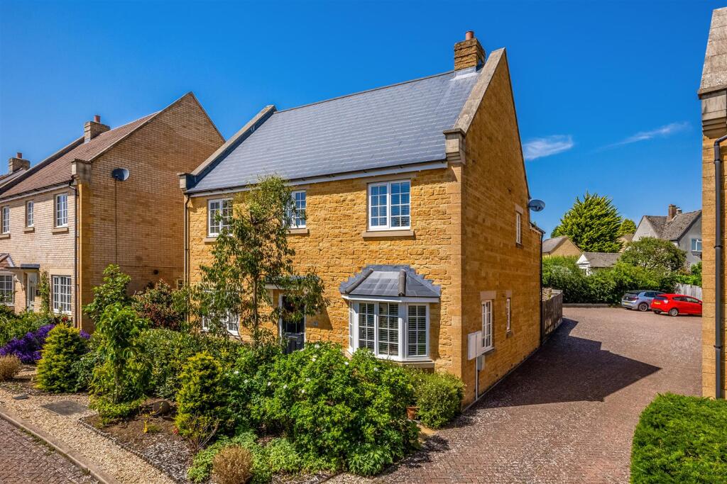 Main image of property: Howes Lane, Chipping Norton