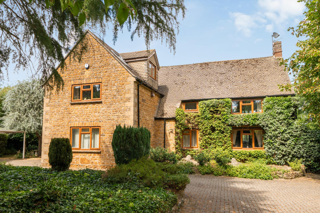 Main image of property: Hempton Road, Hempton, OX15