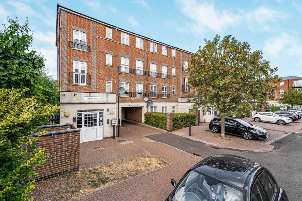 Main image of property: Flat 3, Gareth Drive, LONDON, N9 9YY