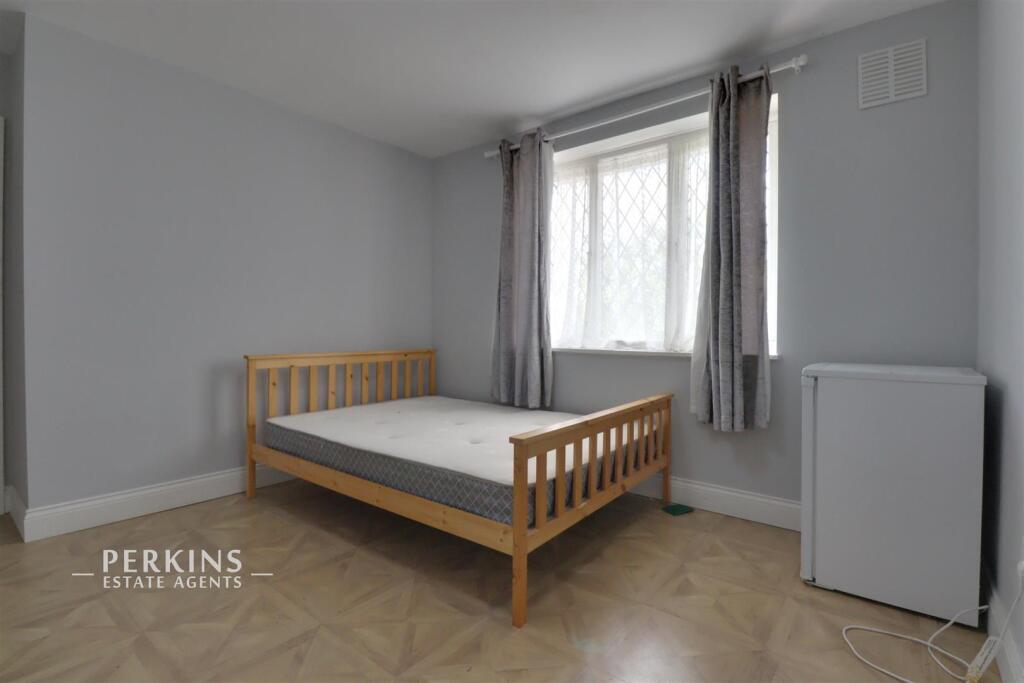 Main image of property: Northolt, UB5
