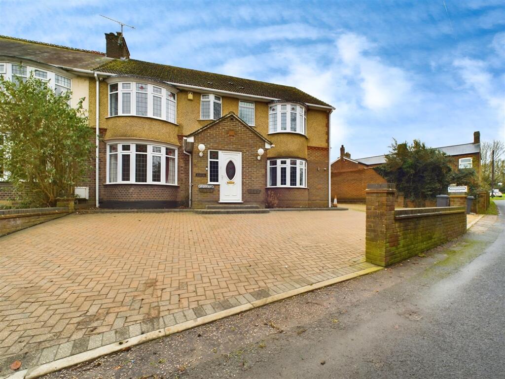 Main image of property: Mangrove Road, Cockernhoe