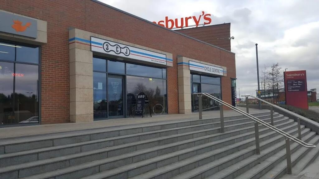 Main image of property: Unit 5-6 Longbridge Shopping Park, 89-91 Longbridge Lane, Longbridge, B31 2UT