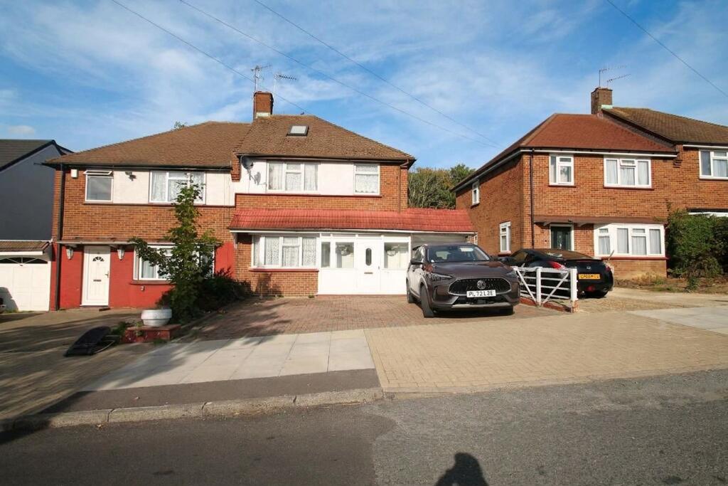 Main image of property: Northfield Road, Barnet, EN4