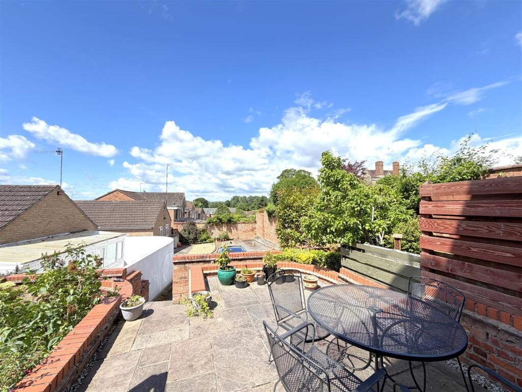 Main image of property: Theatre Street, Warwick