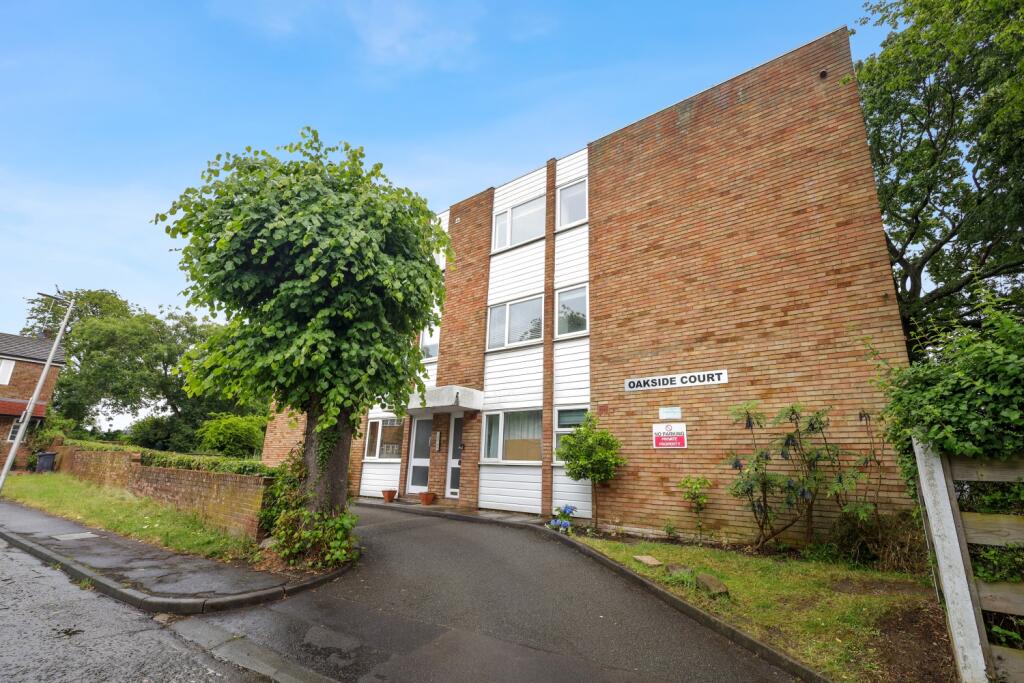Main image of property: Flat 5 Oakside Court, Deepdene Close, London