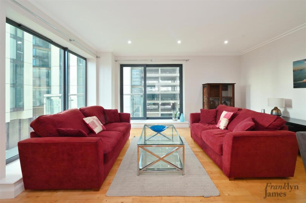 Main image of property: Discovery Dock West, Canary Wharf, E14
