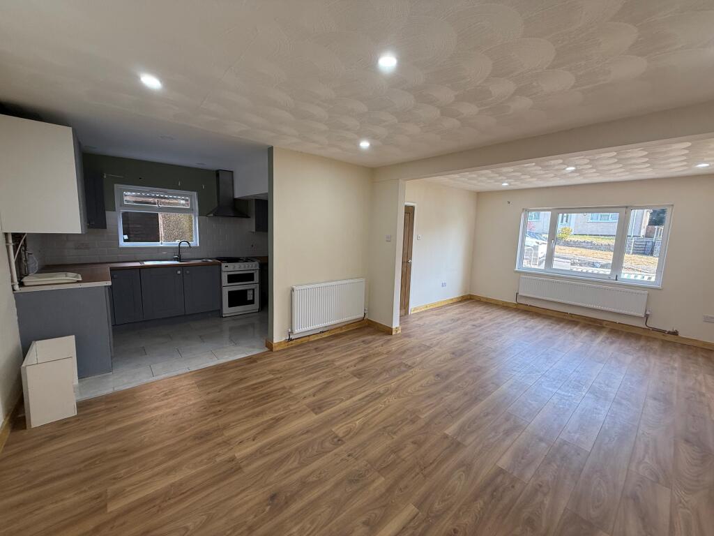 Main image of property: Heol Dewi Sant, Penllergaer, Swansea