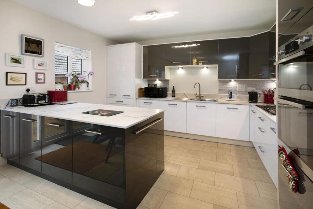 Main image of property: Kestrel Way, Dawlish, EX7
