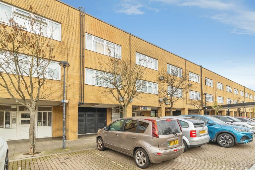 Main image of property: Silbury Boulevard, Milton Keynes, Buckinghamshire, MK9