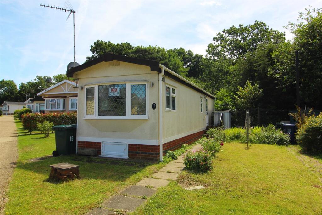 Main image of property: Barnet Road, Barnet