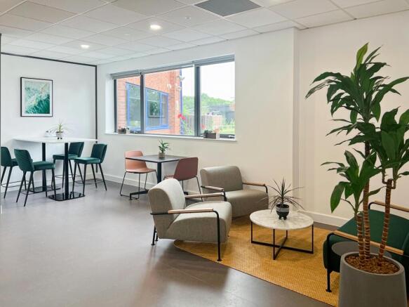 Regus_Leamington Spa_UK_Centre 7855_Business Lounge 2.jpg