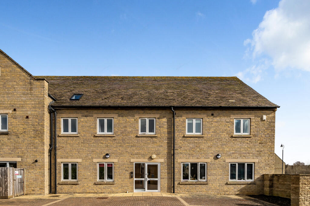 Main image of property: Miller House, Northfield Farm Lane, Witney, Oxfordshire