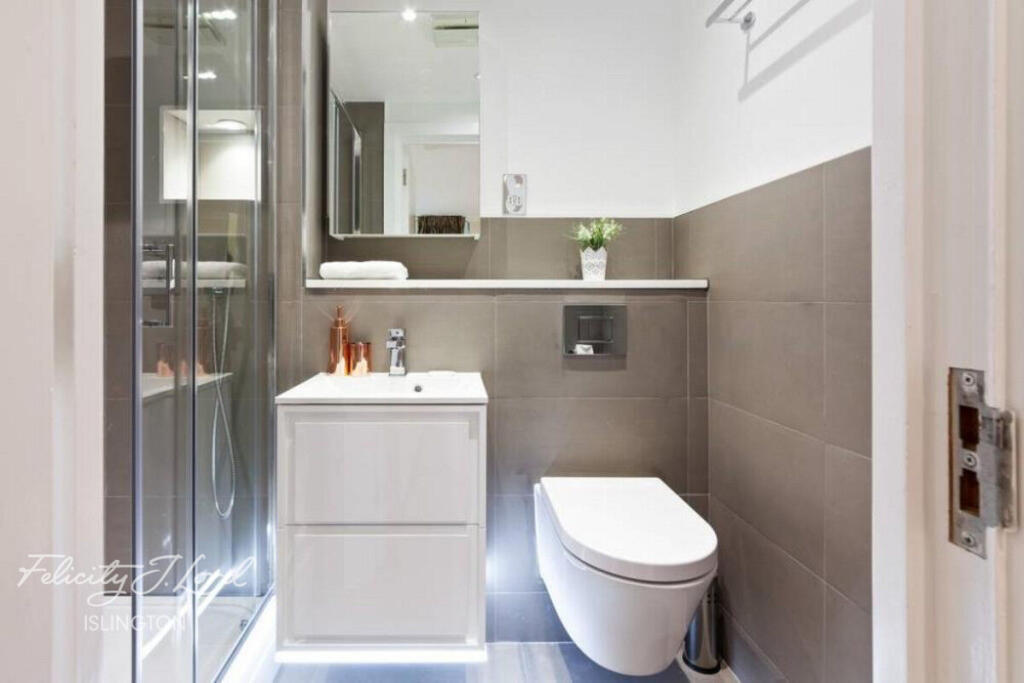 Main image of property: Anderson Square, London