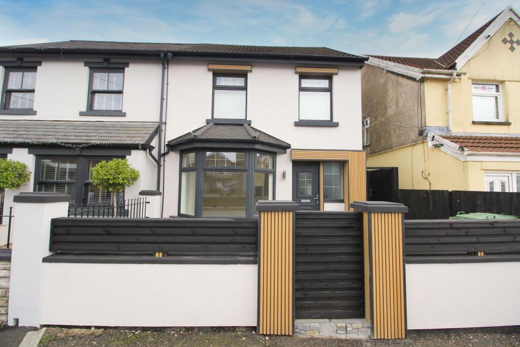 Main image of property: Thomas Street, Gilfach Goch, Porth, CF39 8TU