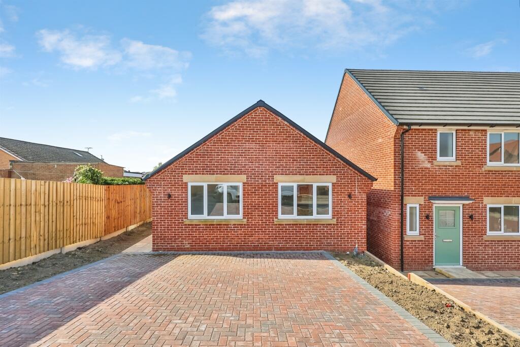 Main image of property: Foresters Rise, Newthorpe, Nottingham
