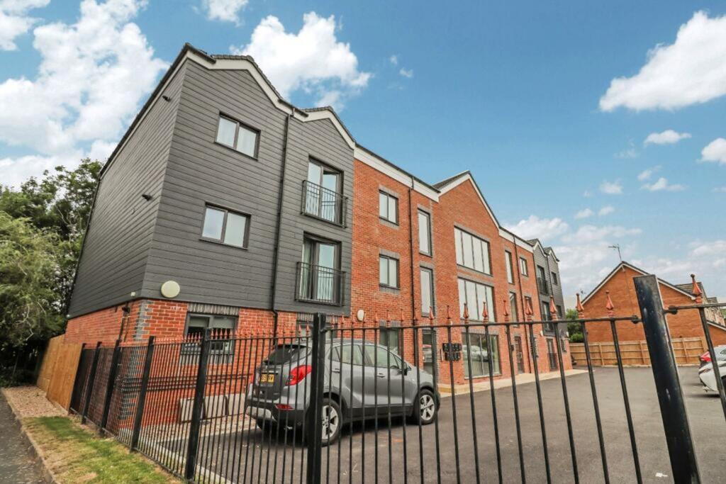 Main image of property: Kingswood Road, Nuneaton, CV10