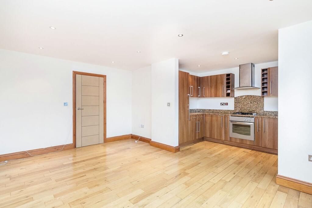 Main image of property: Mayplace Road East, Bexleyheath, Kent, DA7