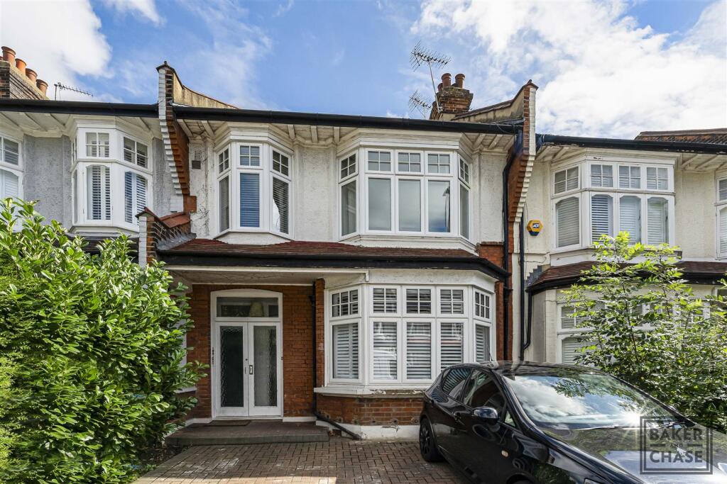 Main image of property: Caversham Avenue, Palmers Green, N13