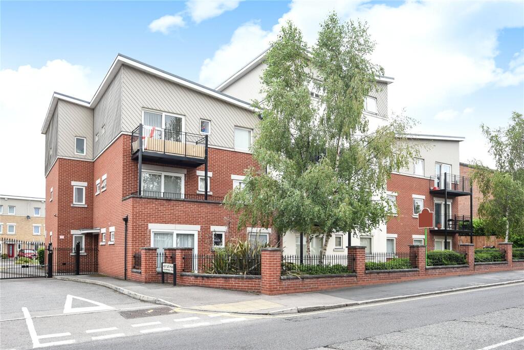 Main image of property: West Gate Mews, 428 Whippendell Road, Watford