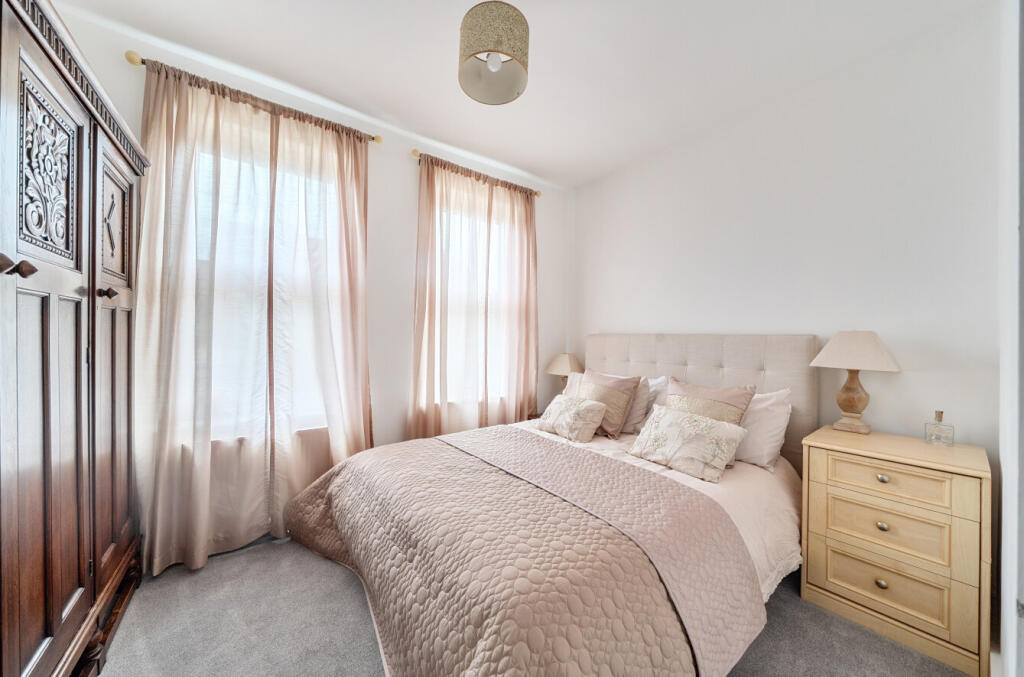 Main image of property: Hollow Lane, Shinfield, Reading