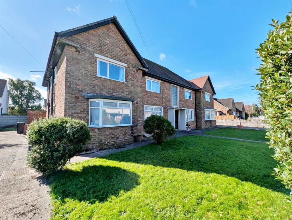 Main image of property: Carr Close, Poulton-Le-Fylde