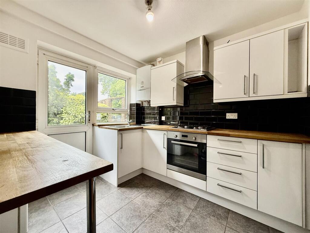 Main image of property: High Street, London