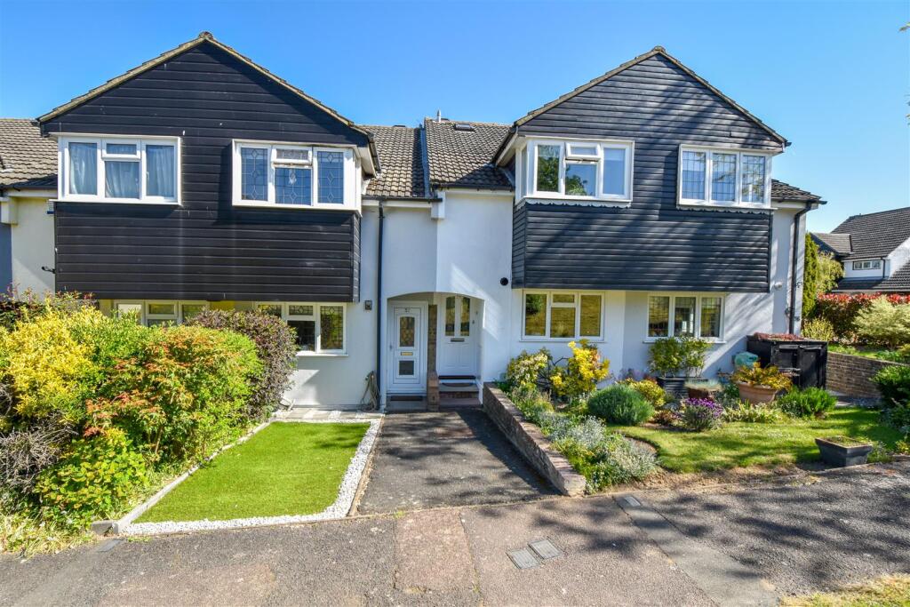 Main image of property: Park Meadow, Doddinghurst, Brentwood