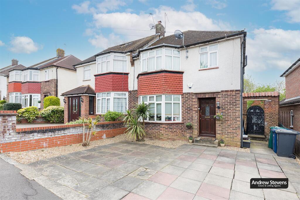 Main image of property: Linthorpe Road Cockfosters EN4