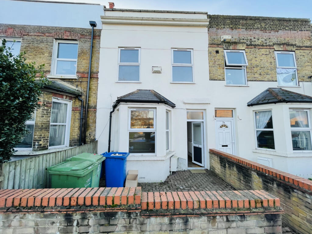 Main image of property: Gibbon Road, London, SE15