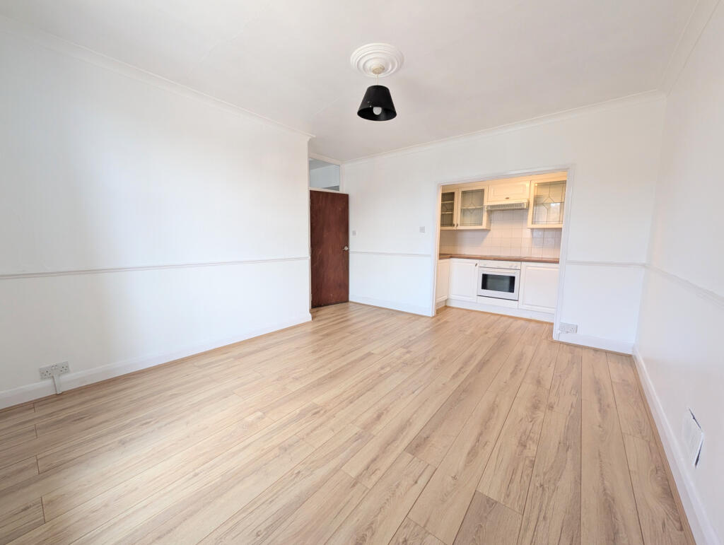 Main image of property: Oakleigh Road North, Whetstone, N20