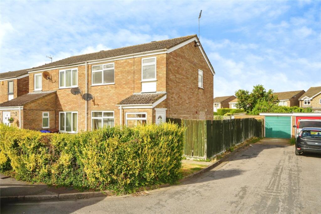 Main image of property: Dickens Close, BICESTER, Oxfordshire, OX26